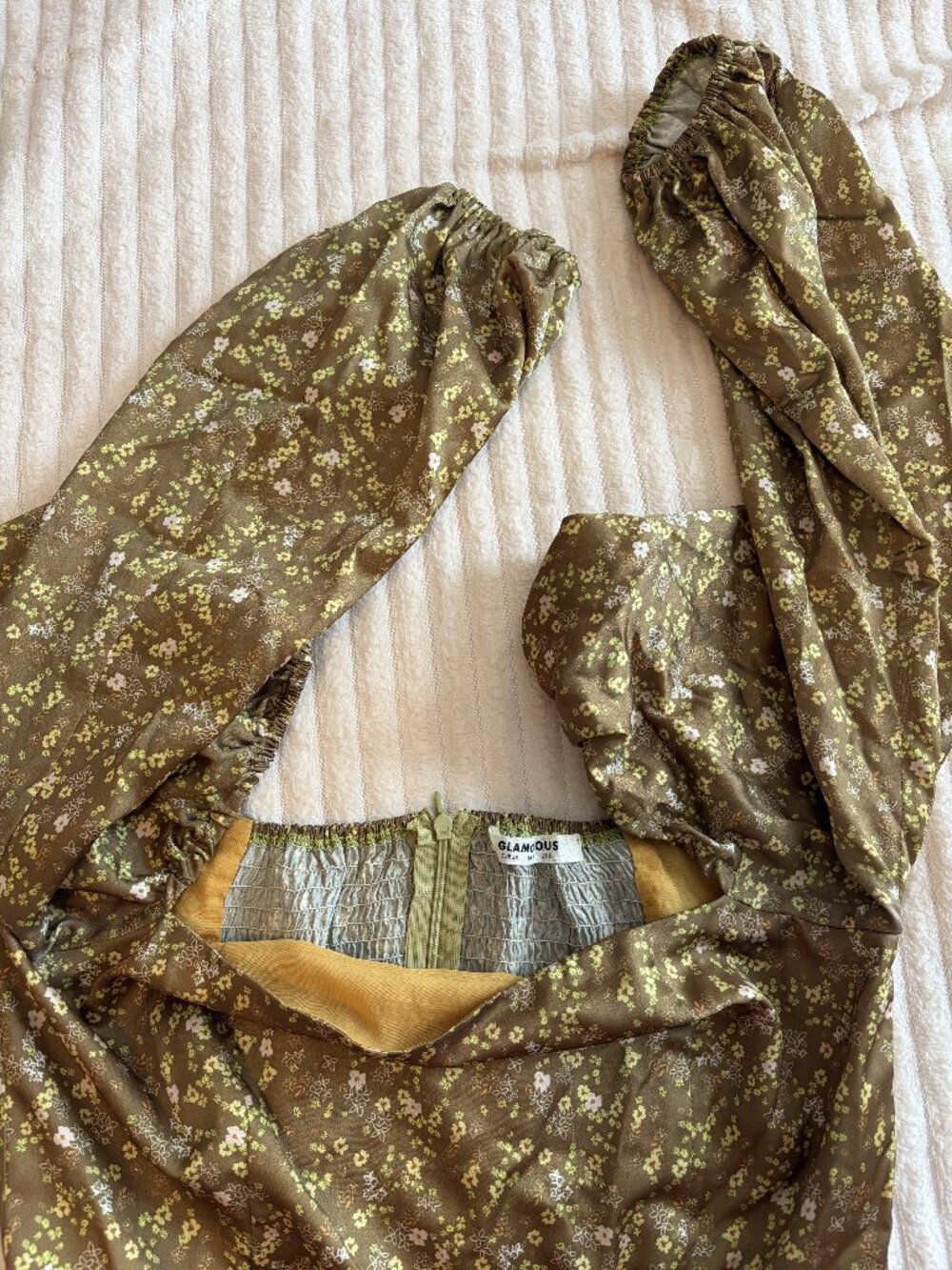 Glamorous Olive Ditsy Floral Maxi Dress · Puff Sleeve · Size 6